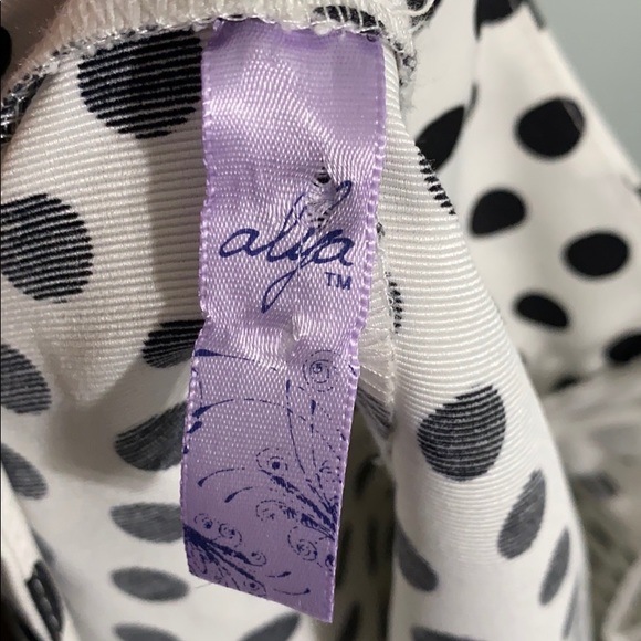 Francesca’s Polka Dot Skater Skirt - Picture 3 of 4